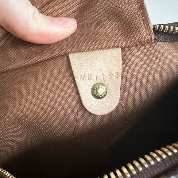 Louis Vuitton Speedy 30 Bandouliere in excellent condition - Picture 8 of 13